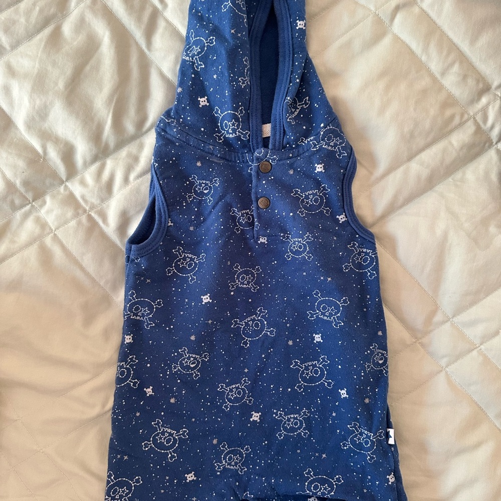 Amy Coe Blue Star Pattern Hooded Top